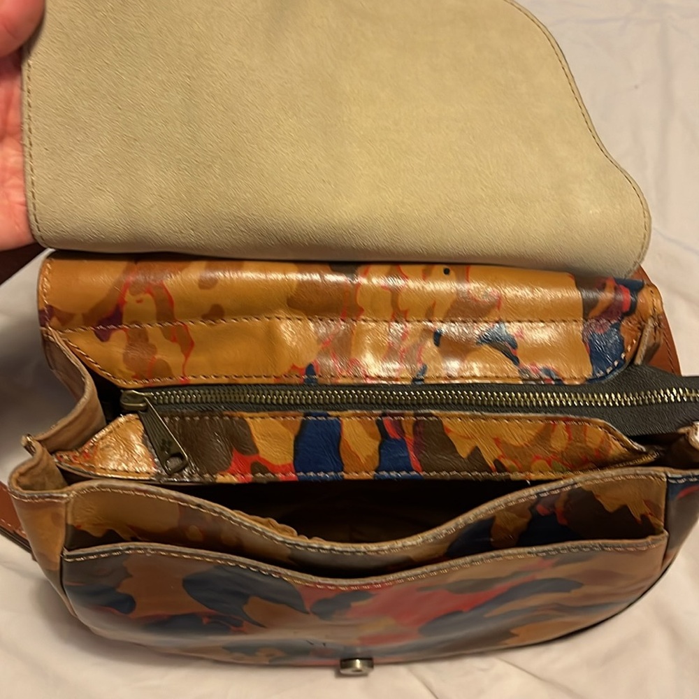 Patricia Nash London Crossbody - Picture 3 of 6
